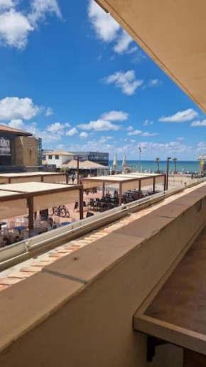 Appartement à 20 m de la plage